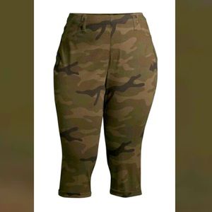 Terra and Sky Camouflage Capri Jeggings